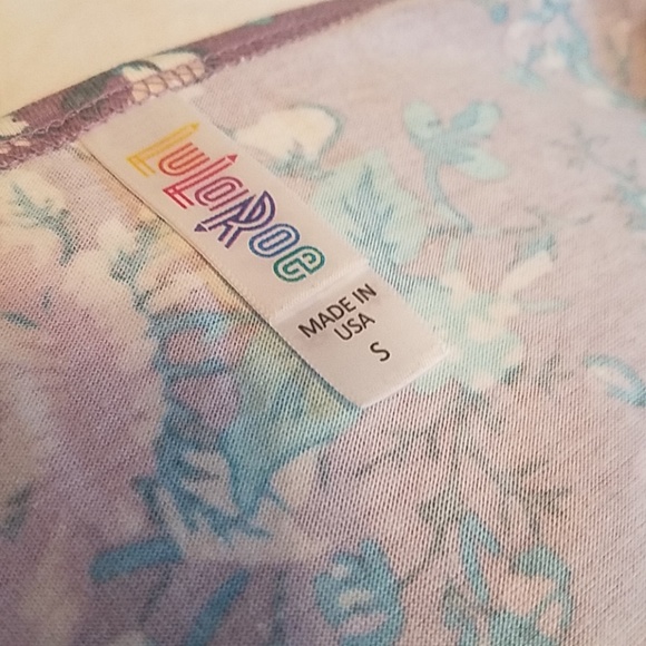 EUC Lularoe Classic T - Picture 3 of 3